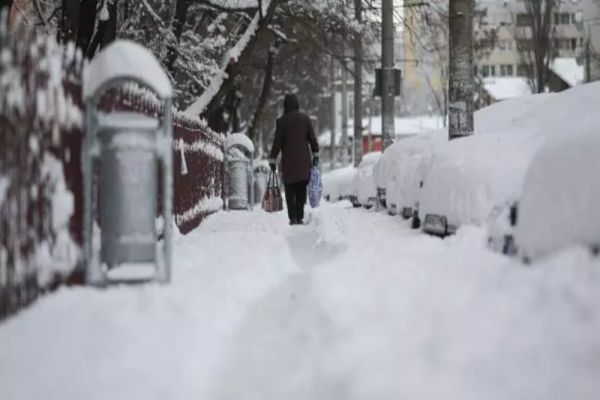 ALERTĂ METEO - Temperaturi extreme: cod PORTOCALIU de ninsori și viscol - rafale de până la 110 km/h - HARTA urgiei albe