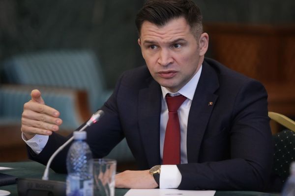 Ionuț Stroe, purtător de cuvânt PNL: „Încercăm să asigurăm plasa socială, dar nu trebuie aruncat în aer deficitul pe 2022”