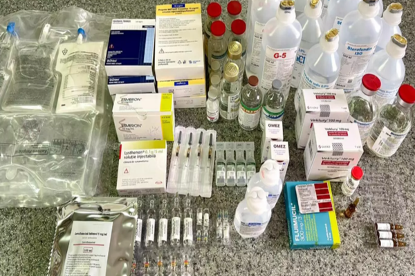 O imagine cât o mie de cuvinte: Tratamentul pentru o singură zi la Terapie intensivă a unui bolnav de Covid-19! Imagini CUTREMURĂTOARE