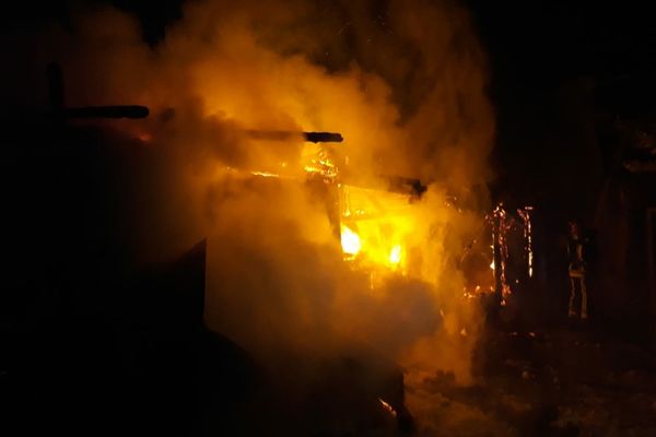 Incendiu violent la o gospodărie din Gemenea