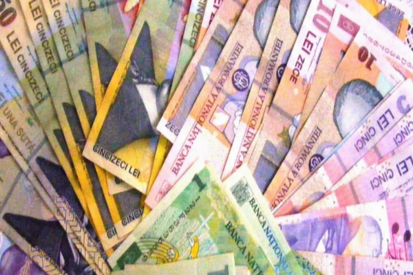 Val de PROTESTE, din cauza salariilor: Profesorii și medicii vor bani mai mulți