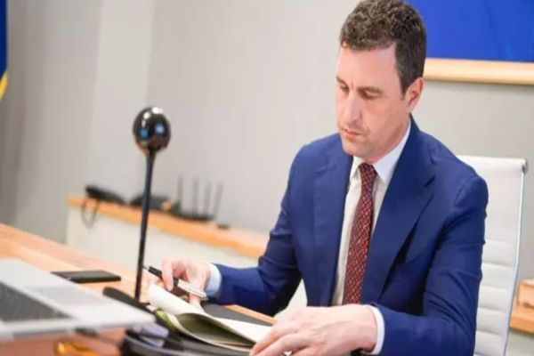Tanczos Barna le recomandă românilor montarea centralelor pe lemne: „Trebuie să venim cu un program naţional pe acest domeniu”