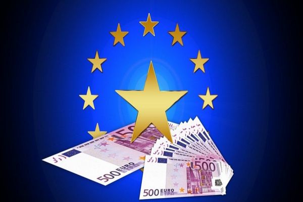 19 noi contracte de finanțare pentru dotarea unor școli și spitale