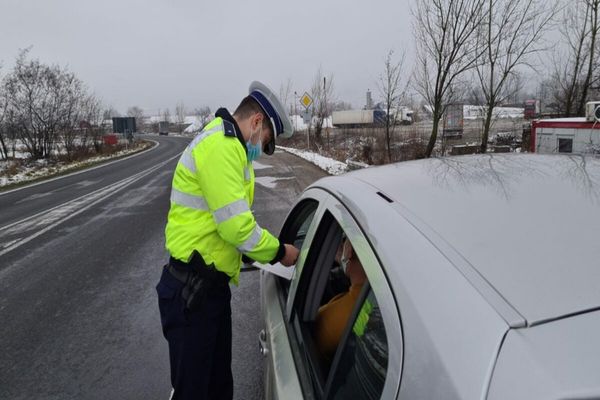Modificare MAJORĂ în Codul Rutier! Este OFICIAL: polițiștii nu mai pot da amenzi în baza filmărilor din trafic
