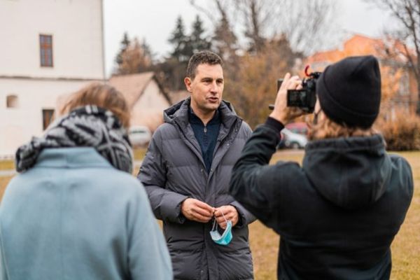 Ministrul mediului, Tanczos Barna, anunță că municipiile vor putea depune proiecte pentru amenajarea de eco-insule