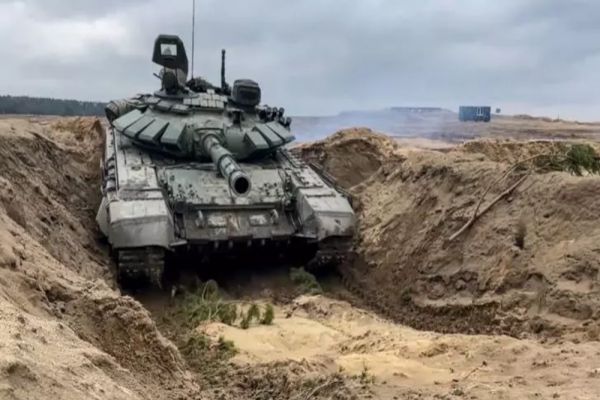 PRESĂ: Generalii ruşi au primit ordinul de atac. Separatiştii îşi plasează artileria printre clădirile rezidenţiale pentru ca Ucraina să ucidă civili