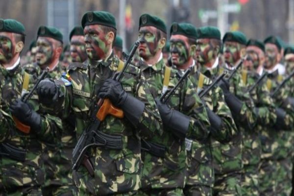 Românii care vor fi încorporaţi OBLIGATORIU, în caz de război. Ce riscă persoanele care refuză