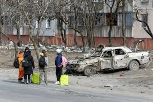 Zelenski: Aproape100.000 de oameni se află la Mariupol, unde trăiesc în condiții inumane, sub bombardamente constante