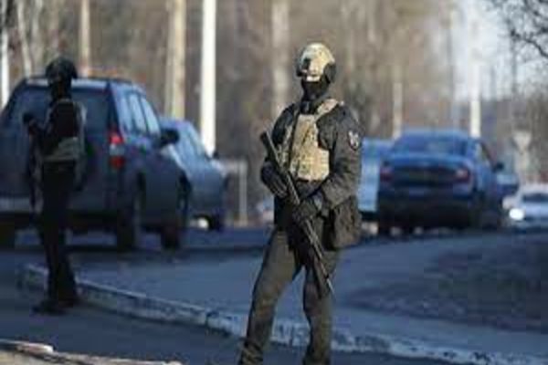 Acuzații ÎNFIORĂTOARE. Vameși ucraineni cer ȘPAGA ca să lase refugiații să iasă din țară