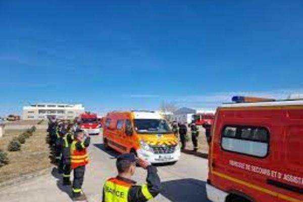 Un al doilea convoi francez de vehicule de intervenție și materiale medicale sosește în România luni, 18 aprilie