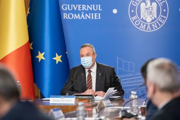 Premierul Ciucă anunță întărirea Armatei: ”O apărare robustă nu se poate realiza decât cu militari foarte bine instruiţi, dar şi cu echipamente performante”