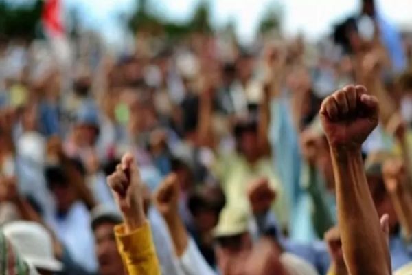 Protest de amploare în fața sediului Ministerului Agriculturii: Sindicaliștii amenință cu greva generală - Ministrul, printre manifestanți