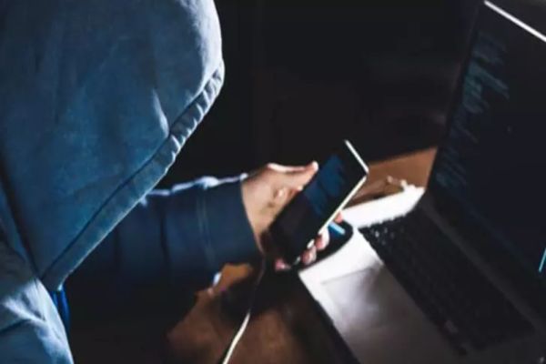 O nouă metodă de înșelăciune vizează românii - Incredibil cum pot fi furate datele și banii. Ce NU trebuie să faci