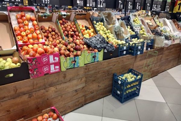 Guvernul ar putea plafona prețurile la alimente - Când ar putea intra în vigoare măsura