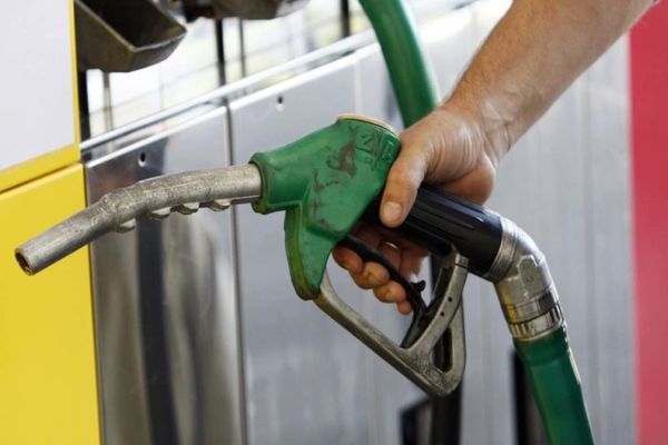 AUR va depune un proiect de lege pentru reducerea TVA la combustibili de la 19 la 1%