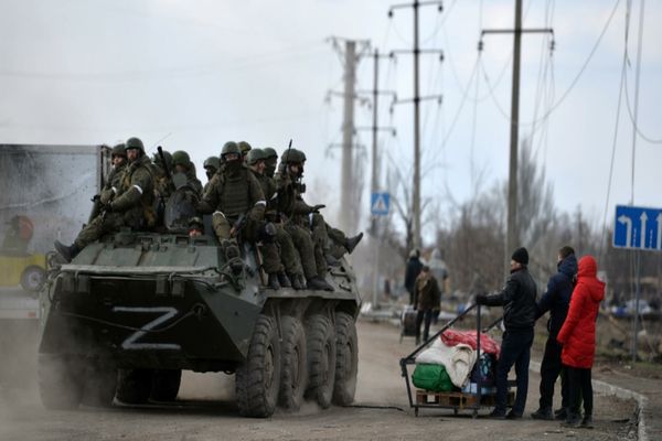 Ucraina a intrat în ziua 124 a războiului. Rușii forțează cucerirea Lysychansk, ultima redută ucraineană din Lugansk