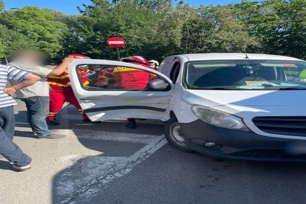 Accident în Suceava! O femeie a ajuns la spital