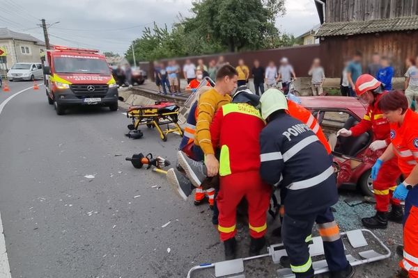 Salvator în timpul liber! Accident grav pe un drum din Suceava