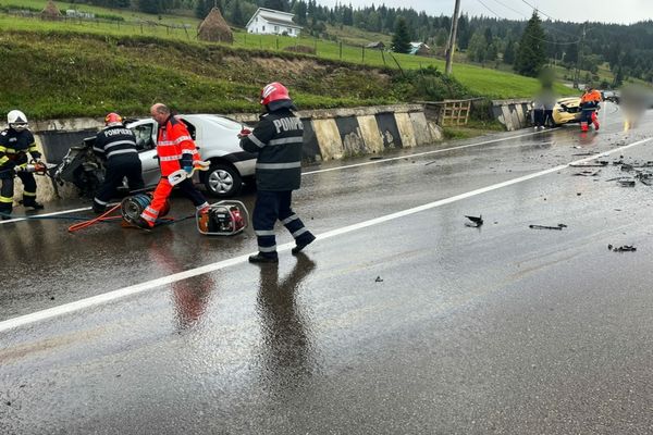 Un mort și patru răniți în urma unui accident produs în Pasul Mestecaniș