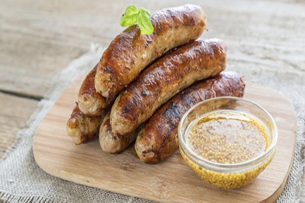 Motivul pentru care astăzi trebuie să mănânci neaparat un anume tip de cârnat - Tradiție