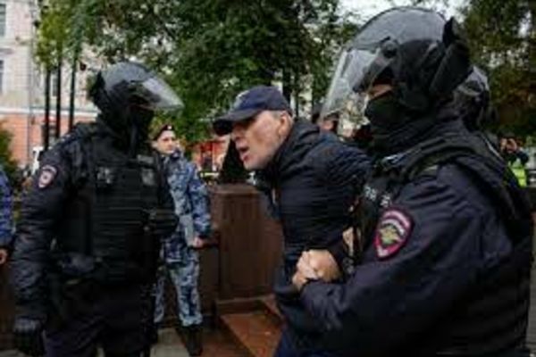 MAE le cere românilor să plece din RUSIA „cât mai curând” după mobilizarea pentru războiul din Ucraina