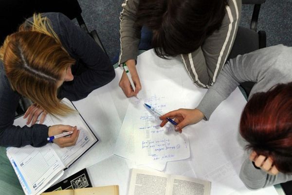 Controale la furnizorii de energie electrică, în contextul creşterii numărului de reclamaţii înregistrate