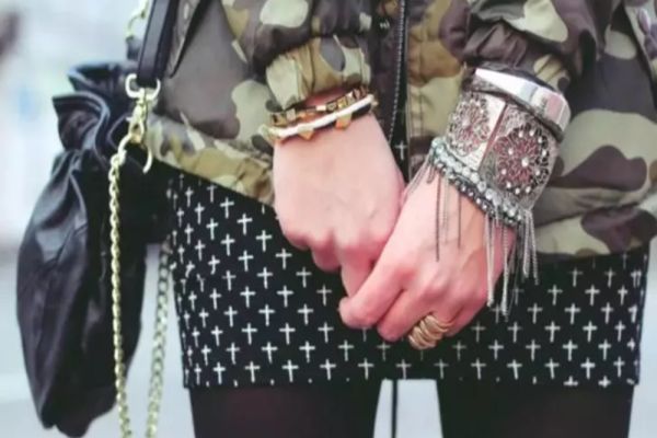 De ce NU este bine să porți aur şi argint în acelaşi timp. Combinația FATALĂ: organele interne, grav afectate