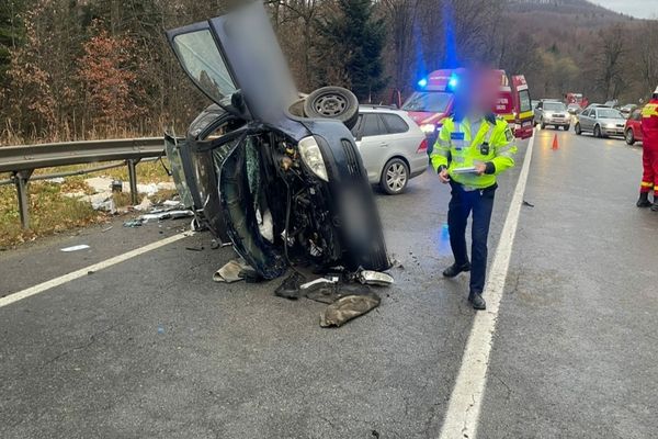 Accident grav pe un drum din Suceva! Un tânăr, în comă!