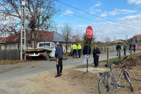 Cinci persoane au ajuns la spital în urma unui accident rutier