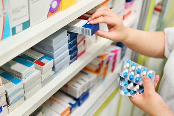 Criză în farmacii: lipsesc medicamente vitale! Medicii trag un semnal de alarmă