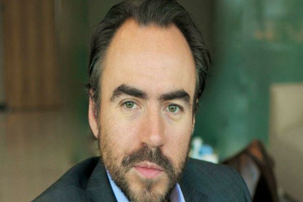 Bobby Păunescu: „Românii au fost blocați să se dezvolte. Primul ministru încearcă să lupte pentru interesele țării. Te întrebi de ce e așa de atacat”