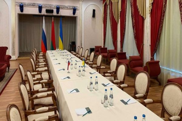 Negocierile de pace din Ucraina. Miron Mitrea: Zelenski, cât e el de actor, nu poate să semneze un asemenea document fără să se sinucidă politic