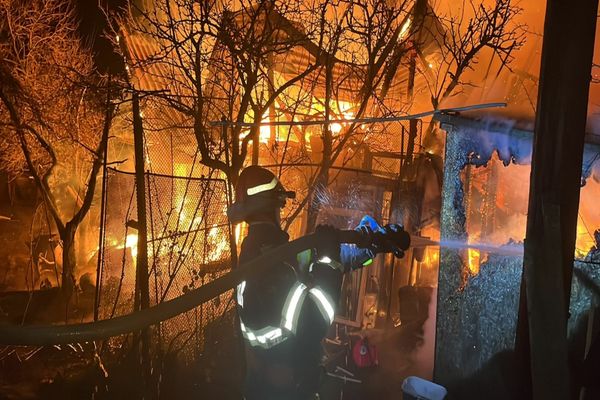 Incendiu la o casă din Dolhasca! O bătrână a murit