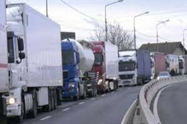 Coadă de 27,5 kilometri  spre Vama Siret