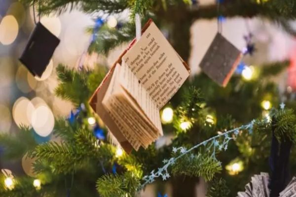 Ce PERICOL se ascunde în bradul de Crăciun? După ce vei afla, nu vei mai dori să-l ții în casă!