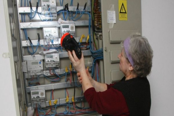 ANRE face campanie de informare de 2 milioane de euro, în loc să fie cu ochii pe furnizori