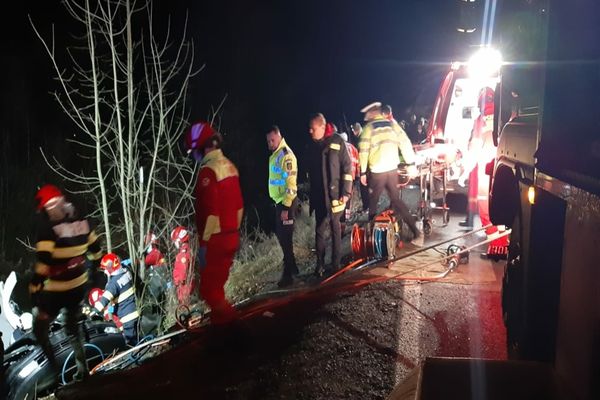UPDATE: Accident grav pe DN 17C, în Telciu! Un autocar și un autoturism au colizionat! Trei persoane au murit 