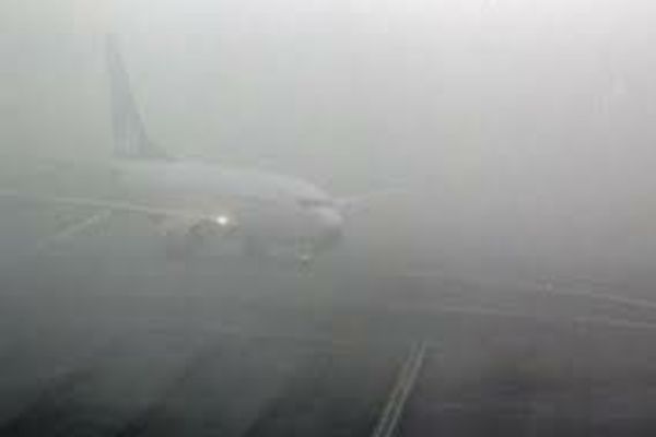 Un avion a ratat aterizarea la Suceava, din cauza ceţii