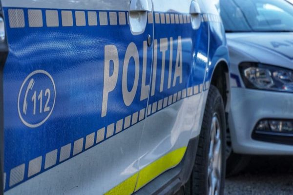 Tânărul împușcat în weekend de polițiști în timpul unei urmăriri, a murit la spital