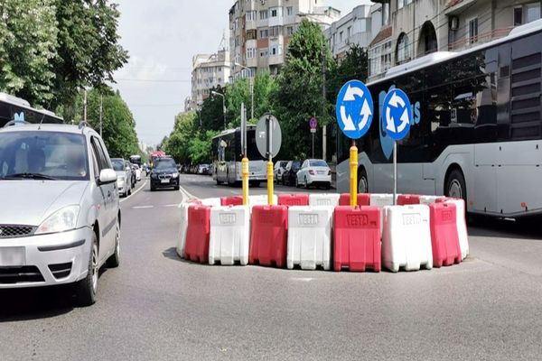 Atenție șoferi! Modificări importante privind circulația în intersecțiile cu SENS GIRATORIU