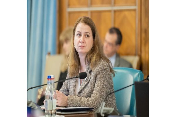 Burse în străinătate pentru stagii de studii universitare de masterat, de doctorat, pentru stagii postdoctorale şi de cercetare