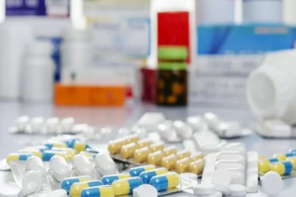 Mii de medicamente ieftine dispar de pe piață. Costurile cu producția sunt prea mari
