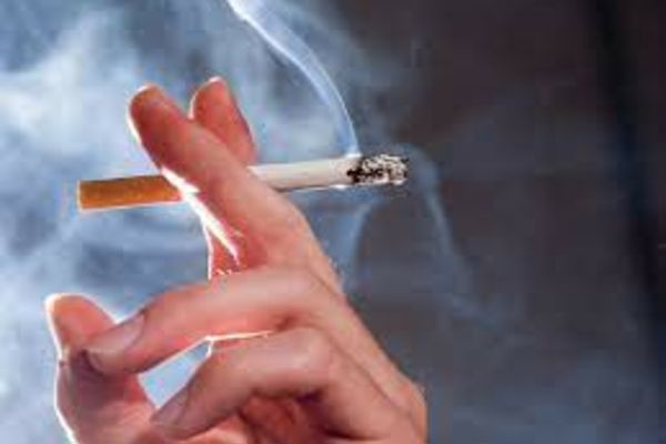 Ce se întâmplă în corpul tău dacă fumezi imediat după ce mănânci