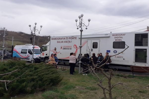 Unitatea mobilă de la IRO  Iași testează gratuit femeile din Suceava pentru cancer de col uterin