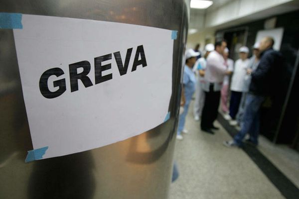 Sindicaliștii din sănătate vor ieși în stradă, joi, în fața Ministerul Muncii