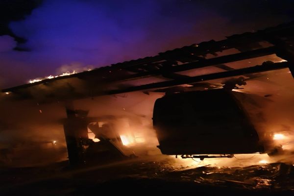 Incendiu violent la o gospodărie din Frasin