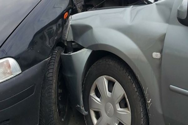 Carambol pe oun drum din județul Suceava. Două femei au suferit leziuni ușoare