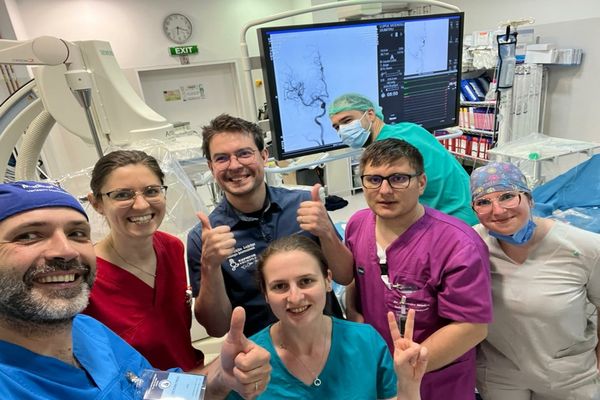 Un angajat al spitalului din Piatra-Neamț a făcut AVC la muncă! A fost salvat de medicii din Suceava