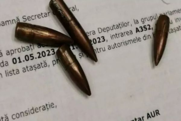 O consilieră AUR a încercat să intre în Parlament cu patru gloanțe - George Simion: "Sunt breloace!"