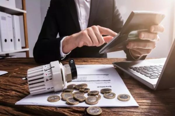 Facturarea electronică va fi obligatorie în România pentru toate tranzacţiile între firme, din 2024 - Anunțul ministrului Boloș